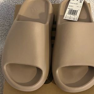 Yeezy pure slides